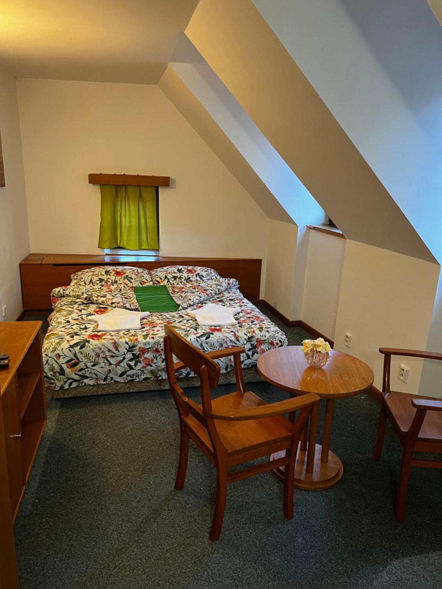 Apartmany Baroko Broumov Exteriör bild