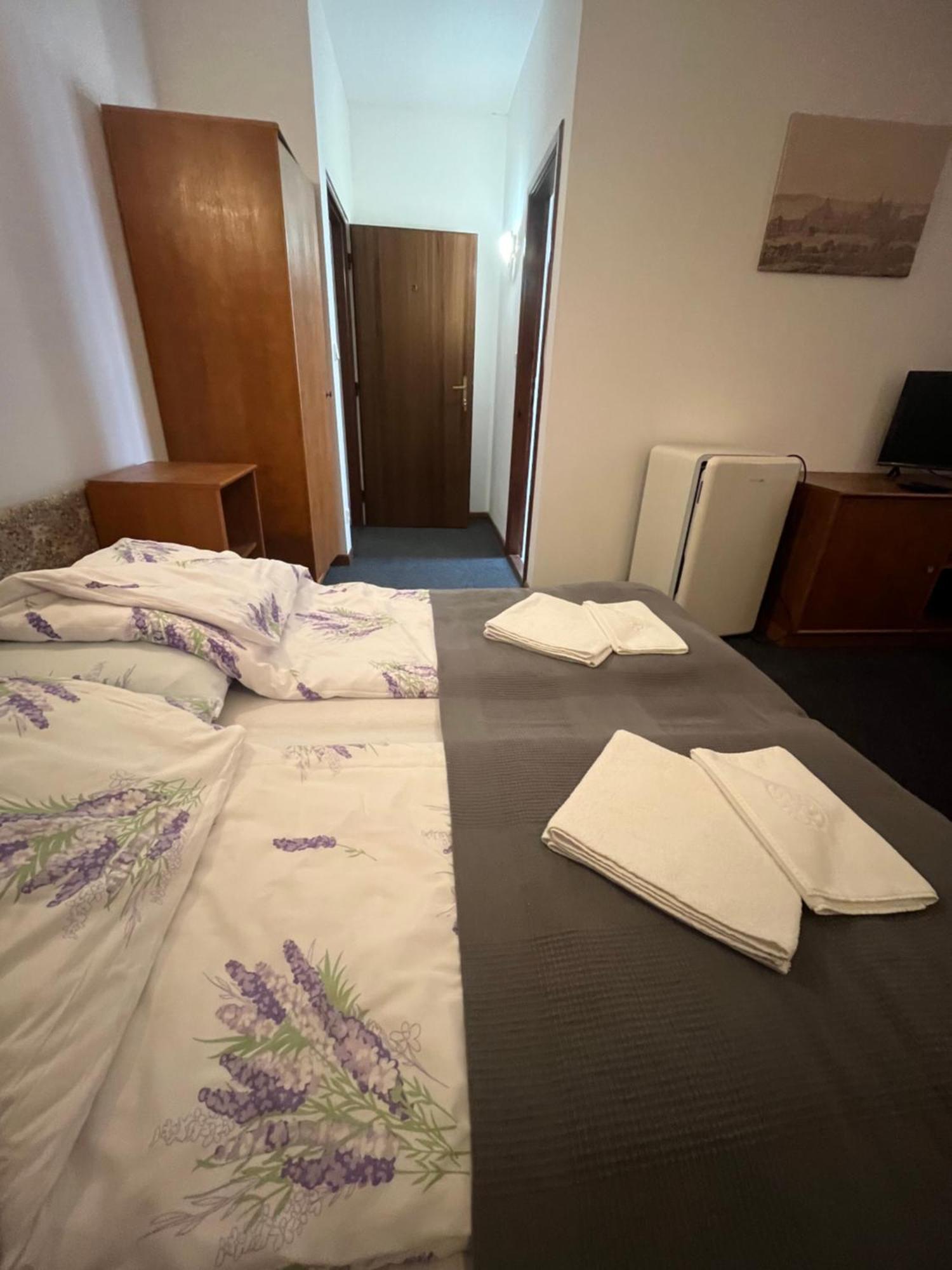 Apartmany Baroko Broumov Exteriör bild