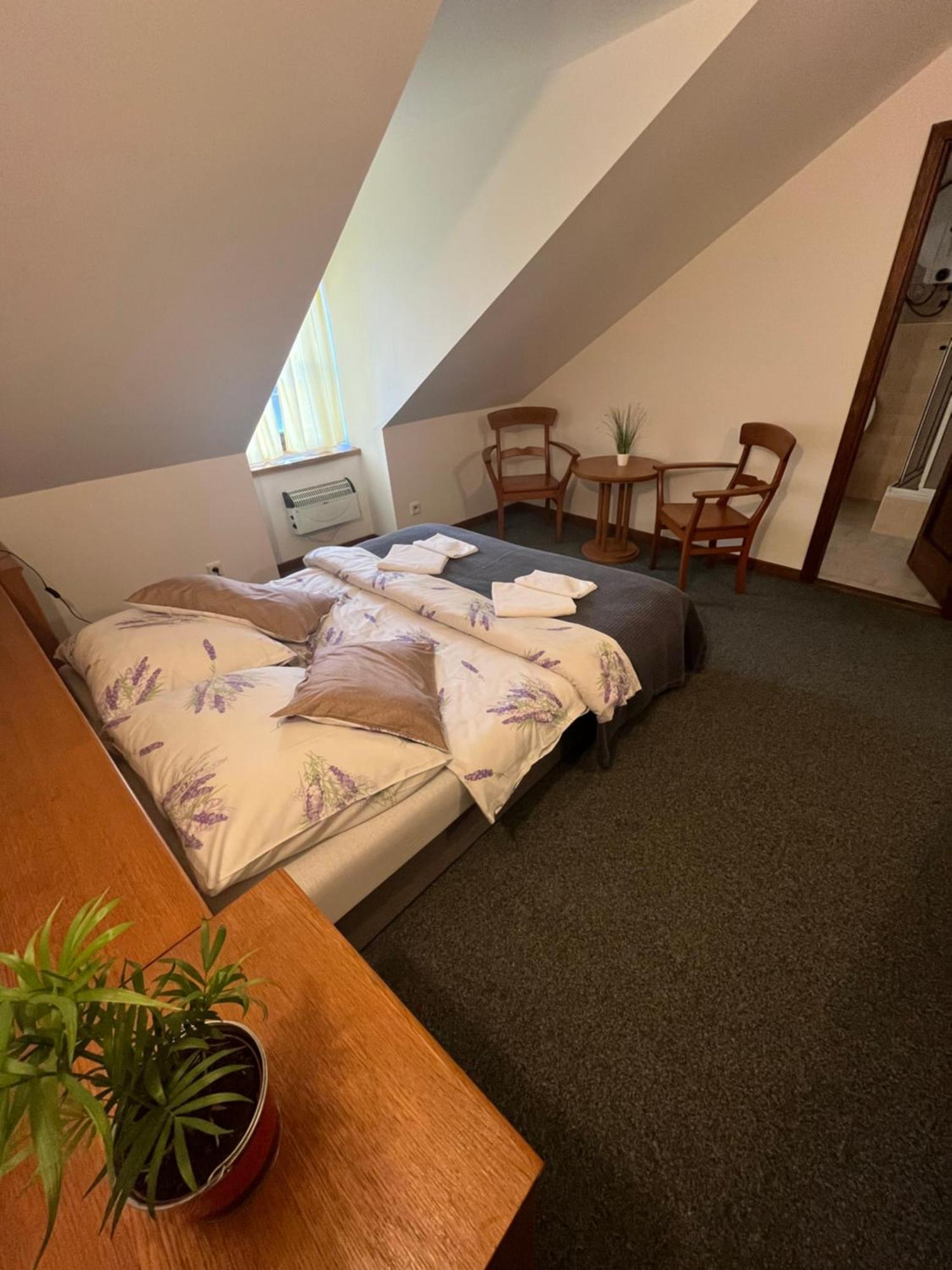Apartmany Baroko Broumov Exteriör bild