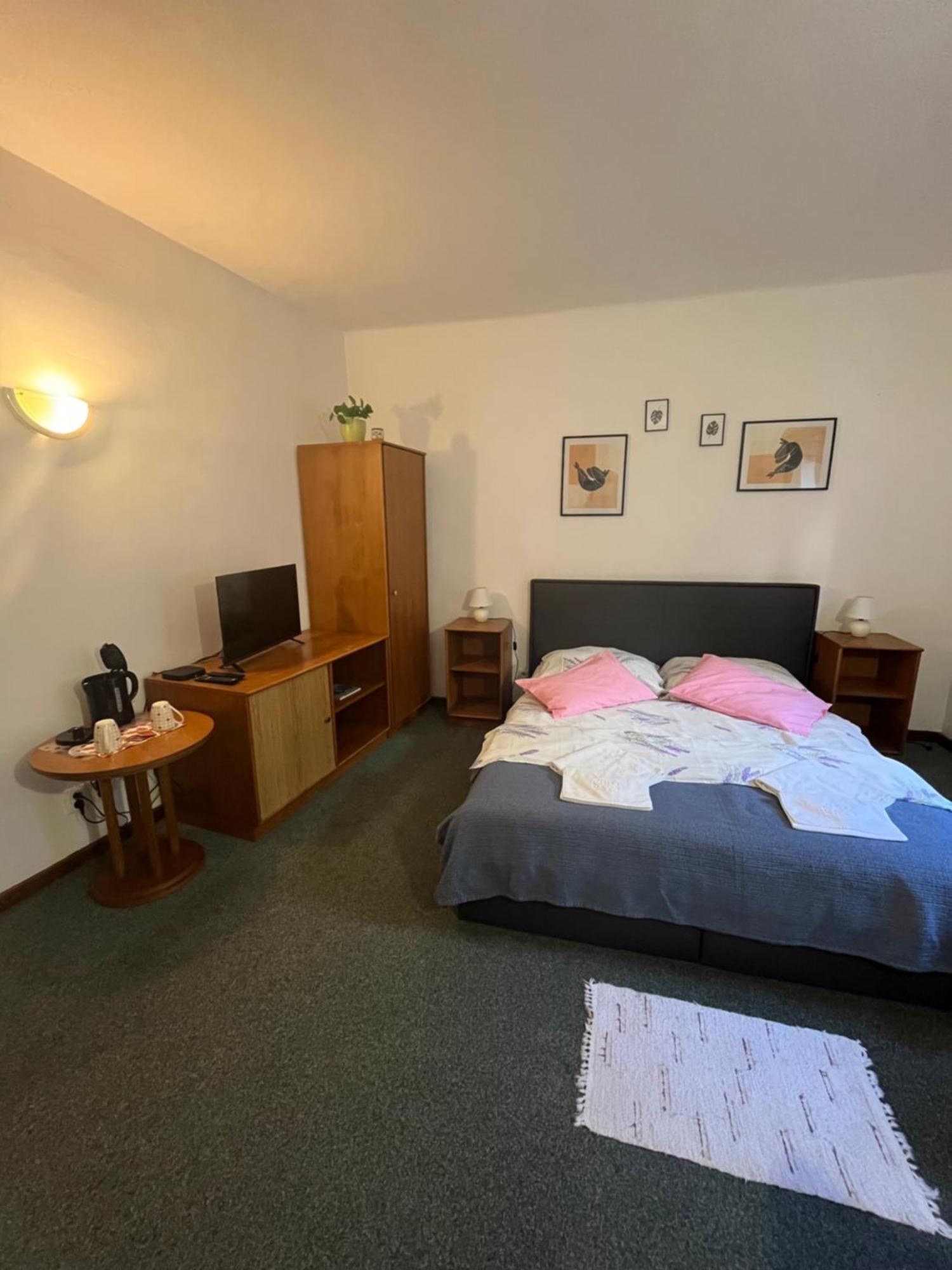 Apartmany Baroko Broumov Exteriör bild